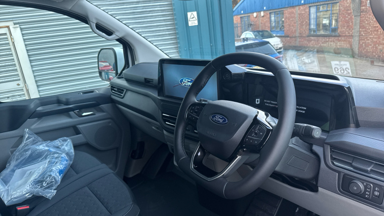 Ford Transit Custom E-320 L1 Rwd 100kW 65kWh H1 Van Limited Auto